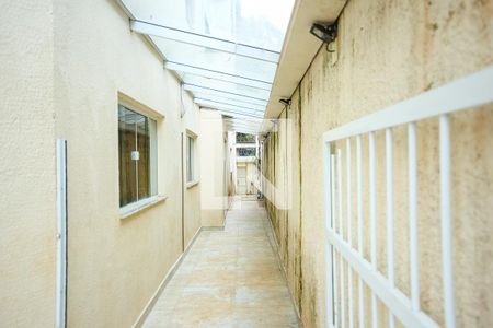 Casa à venda com 270m², 6 quartos e 3 vagas Casa à venda com 270m², 6 quartos e 3 vagascorredor