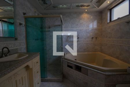 Apartamento à venda com 150m², 4 quartos e 3 vagasBanheiro da Suíte