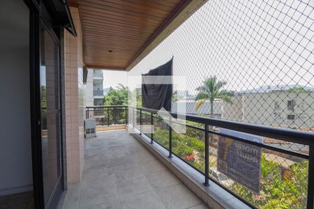 Apartamento à venda com 150m², 4 quartos e 3 vagasVaranda dos Quartos 2 e 3 