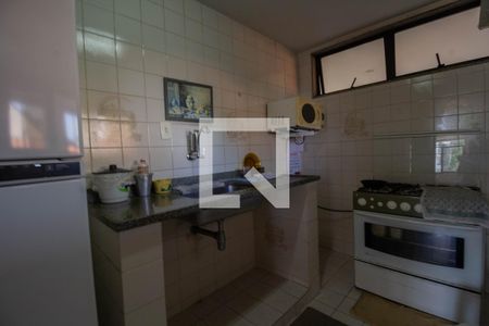 Apartamento à venda com 150m², 4 quartos e 3 vagasCozinha do Salão de Festas