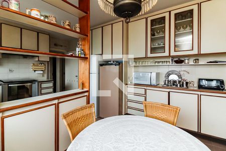 Apartamento para alugar com 190m², 3 quartos e 5 vagasCopa