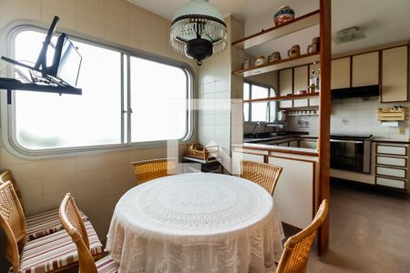 Apartamento para alugar com 190m², 3 quartos e 5 vagasCopa