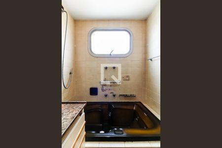 Apartamento para alugar com 190m², 3 quartos e 5 vagasBanheiro da Suíte 1