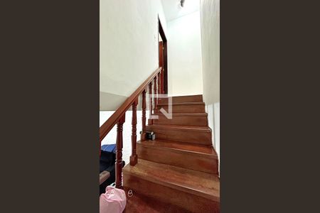 Escada de casa à venda com 3 quartos, 120m² em Vila Silveira, Guarulhos
