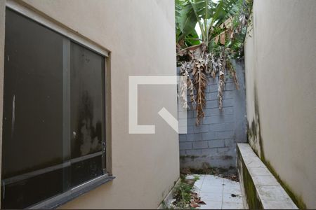Casa de condomínio à venda com 63m², 3 quartos e 1 vagaÁrea de Serviço