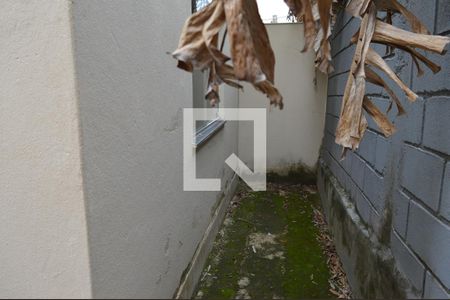 Casa de condomínio à venda com 63m², 3 quartos e 1 vagaÁrea de Serviço