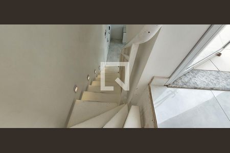 Apartamento para alugar com 84m², 3 quartos e 2 vagas Apartamento para alugar com 84m², 3 quartos e 2 vagasEscada Cobertuta