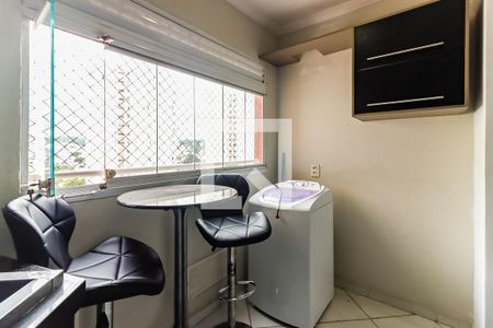 Apartamento para alugar com 60m², 2 quartos e 1 vaga Apartamento para alugar com 60m², 2 quartos e 1 vagaCozinha e Área de Serviço