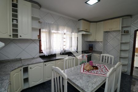 Casa à venda com 240m², 3 quartos e 2 vagasCozinha