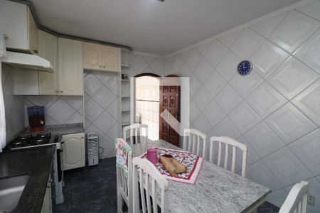 Casa à venda com 240m², 3 quartos e 2 vagasCozinha