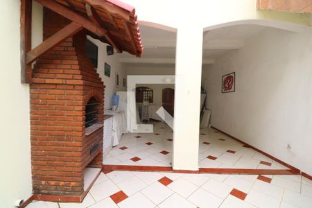 Casa à venda com 240m², 3 quartos e 2 vagasChurrasqueira