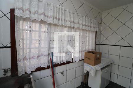 Casa à venda com 240m², 3 quartos e 2 vagasÁrea de Serviço