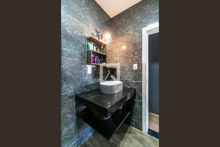 Casa à venda com 150m², 3 quartos e 2 vagasBanheiro