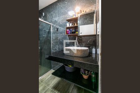 Casa à venda com 150m², 3 quartos e 2 vagasBanheiro