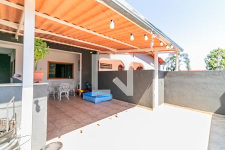 Casa à venda com 150m², 3 quartos e 2 vagasVaranda