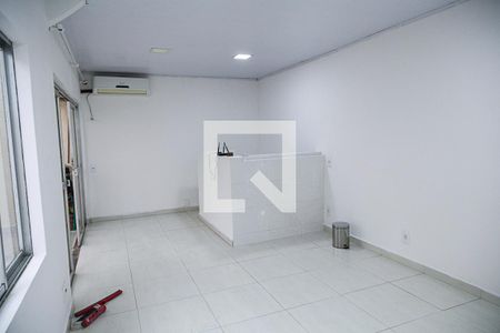 Casa à venda com 250m², 2 quartos e 4 vagasSala 2