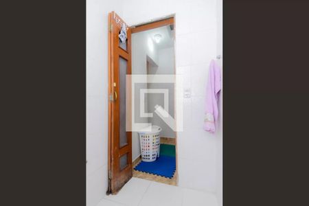 Casa à venda com 300m², 6 quartos e 6 vagas Casa à venda com 300m², 6 quartos e 6 vagasBanheiro 2