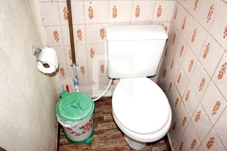 Casa à venda com 300m², 6 quartos e 6 vagasBanheiro de Serviço