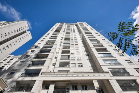 Apartamento à venda com 70m², 2 quartos e 1 vaga Apartamento à venda com 70m², 2 quartos e 1 vagaFachada