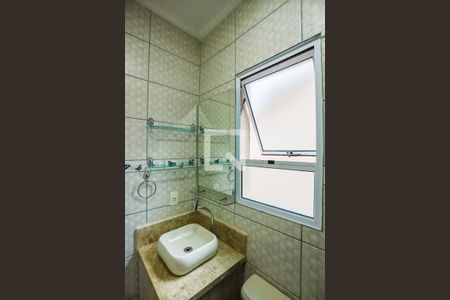 Casa de condomínio para alugar com 208m², 2 quartos e 2 vagasBanheiro - detalhes