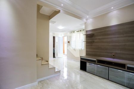 Sala  de casa de condomínio para alugar com 2 quartos, 208m² em Jardim Petrópolis, Cotia