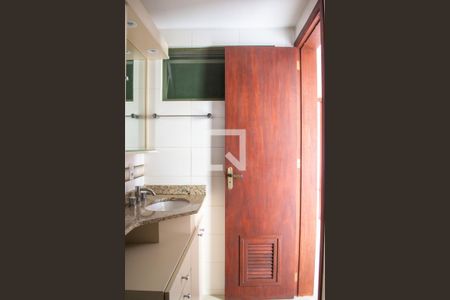 Apartamento à venda com 62m², 2 quartos e 2 vagasBanheiro social 