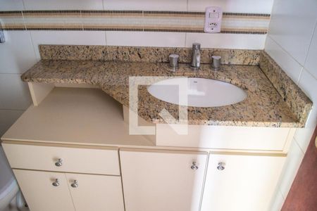 Apartamento à venda com 62m², 2 quartos e 2 vagasBanheiro social 