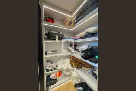 Apartamento à venda com 97m², 2 quartos e 2 vagasSuíte -  Closet