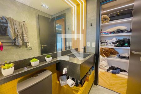 Apartamento à venda com 97m², 2 quartos e 2 vagasBanheiro da Suíte