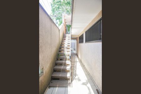 Casa à venda com 247m², 3 quartos e 6 vagas Casa à venda com 247m², 3 quartos e 6 vagasCorredor - Escada