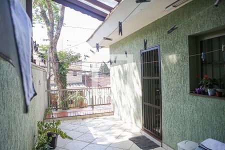 Casa à venda com 247m², 3 quartos e 6 vagas Casa à venda com 247m², 3 quartos e 6 vagasÁrea de Serviço - Quintal