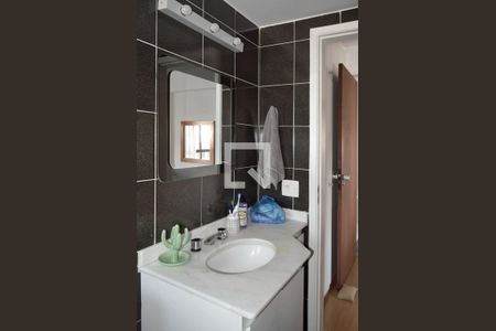 Banheiro de apartamento à venda com 1 quarto, 42m² em Sumarezinho, São Paulo