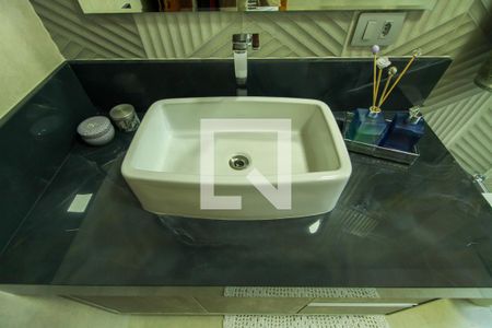 Casa à venda com 410m², 4 quartos e 2 vagasBanheiro da Suíte