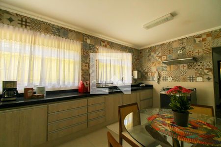 Casa à venda com 410m², 4 quartos e 2 vagasCozinha