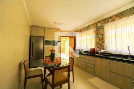 Casa à venda com 410m², 4 quartos e 2 vagasCozinha