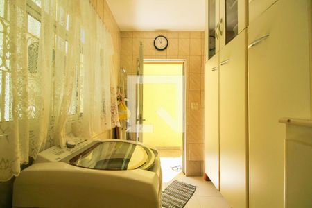 Casa à venda com 410m², 4 quartos e 2 vagasQuarto de Serviço