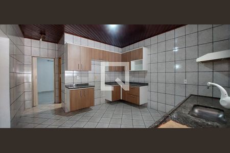 Casa para alugar com 120m², 3 quartos e 4 vagas Casa para alugar com 120m², 3 quartos e 4 vagasCozinha