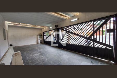 Casa para alugar com 120m², 3 quartos e 4 vagas Casa para alugar com 120m², 3 quartos e 4 vagasGaragem