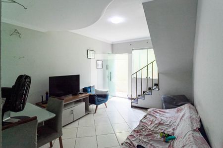 Sala de casa de condomínio à venda com 2 quartos, 55m² em Venda Nova, Belo Horizonte