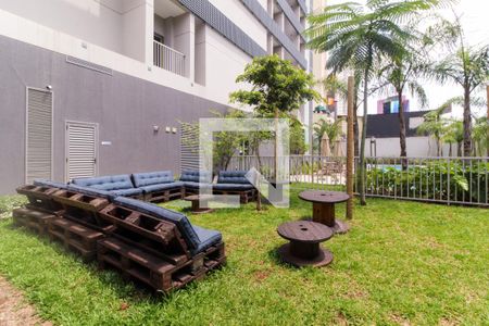 Apartamento para alugar com 27m², 1 quarto e sem vaga Apartamento para alugar com 27m², 1 quarto e sem vagaÁrea comum - Piscina