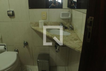 Casa à venda com 500m², 4 quartos e 6 vagasBanheiro da Suíte 1