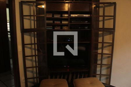 Casa à venda com 500m², 4 quartos e 6 vagasSala de TV