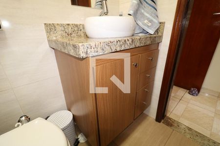 Casa à venda com 116m², 3 quartos e 2 vagasBanheiro da Suíte