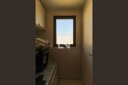 Apartamento à venda com 178m², 3 quartos e 3 vagas Apartamento à venda com 178m², 3 quartos e 3 vagasQuarto de Serviço