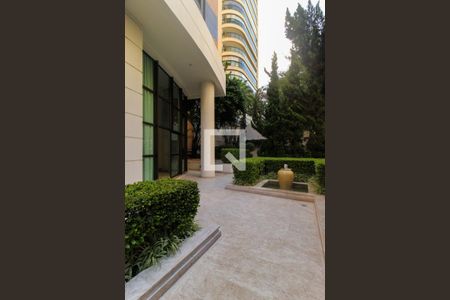 Apartamento à venda com 178m², 3 quartos e 3 vagas Apartamento à venda com 178m², 3 quartos e 3 vagasFachada