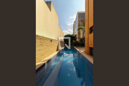 Apartamento à venda com 178m², 3 quartos e 3 vagas Apartamento à venda com 178m², 3 quartos e 3 vagasÁrea comum - Piscina