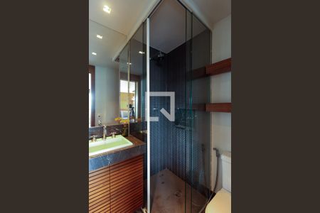 Apartamento à venda com 178m², 3 quartos e 3 vagas Apartamento à venda com 178m², 3 quartos e 3 vagasBanheiro 2