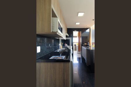 Apartamento à venda com 178m², 3 quartos e 3 vagas Apartamento à venda com 178m², 3 quartos e 3 vagasCozinha