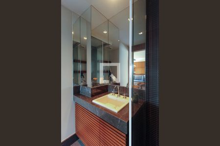 Apartamento à venda com 178m², 3 quartos e 3 vagas Apartamento à venda com 178m², 3 quartos e 3 vagasBanheiro 2