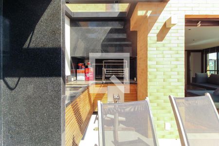 Apartamento à venda com 178m², 3 quartos e 3 vagas Apartamento à venda com 178m², 3 quartos e 3 vagasVaranda - Churrasqueira